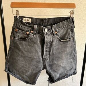 Levi’s 501 ’93 Premium Denim Cutoffs Washed Black Distressed Raw Hem W29